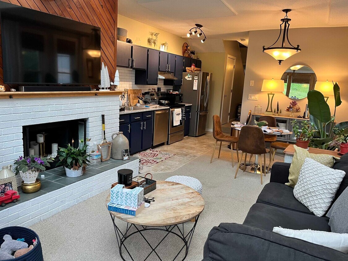 Foto principal - 49 Tenney Brook Rd