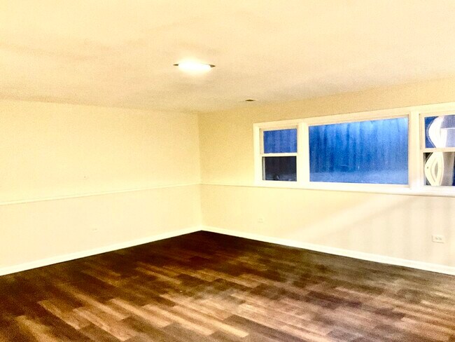 Foto del edificio - 17122 Maryland Ave