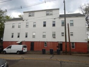 Building Photo - 7 Commercial St