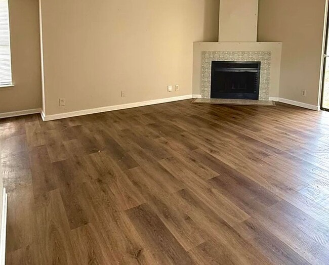 Building Photo - 8425 Dixon Ridge Dr