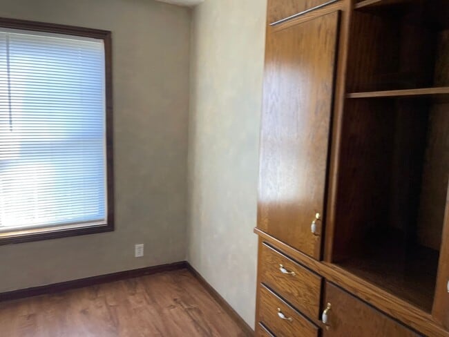 Building Photo - 2 BEDROOM 1 BATHROOM HOUSE FOR RENT