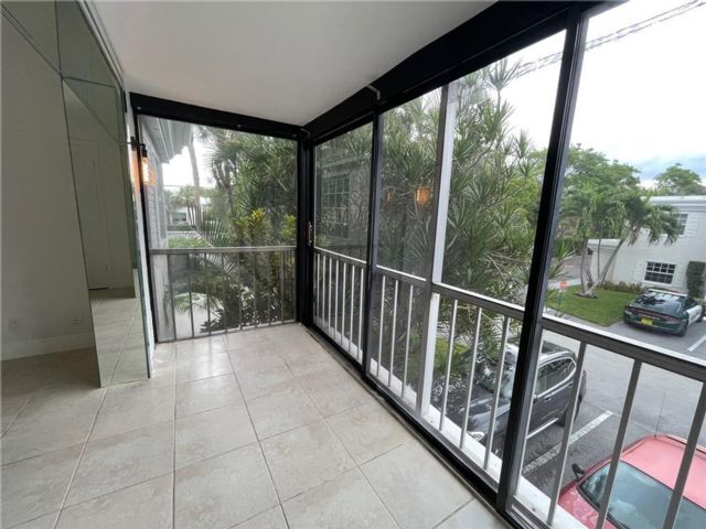 Foto del edificio - 6275 Bay Club Dr