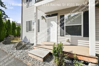 Building Photo - 3233 Racine St