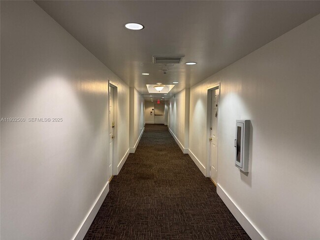 Foto del edificio - 2280 SW 32nd Ave