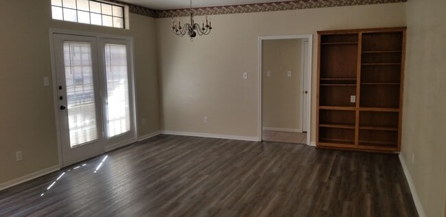 Building Photo - 904 TORTUGA LANE
