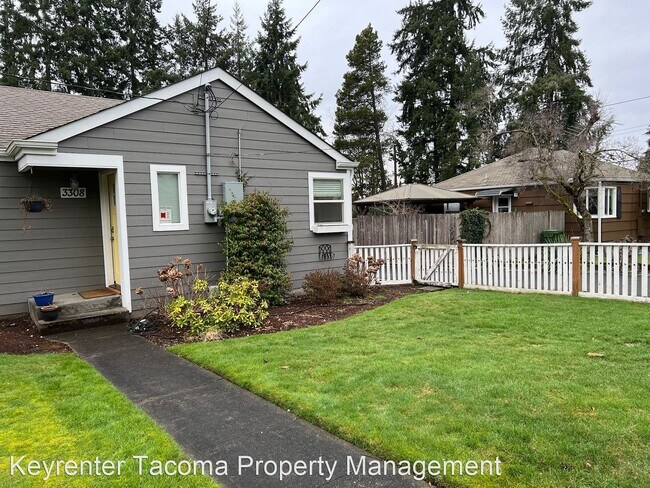 Building Photo - 2 br, 1 bath House - 3308 Louise St W