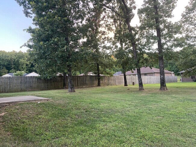 Shaded back yard - 1875 Arden Ln
