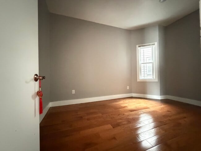 Foto del edificio - 45 Saint Pauls Ave