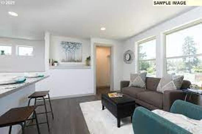 Building Photo - One bedroom apartment with washer/dryer