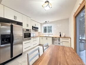 Building Photo - 15 Norfolk Ct