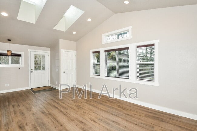 Building Photo - 320 166th Pl SE