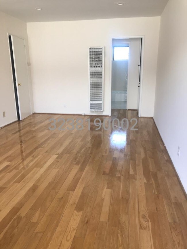 Foto del edificio - 1038 N Sierra Bonita Ave