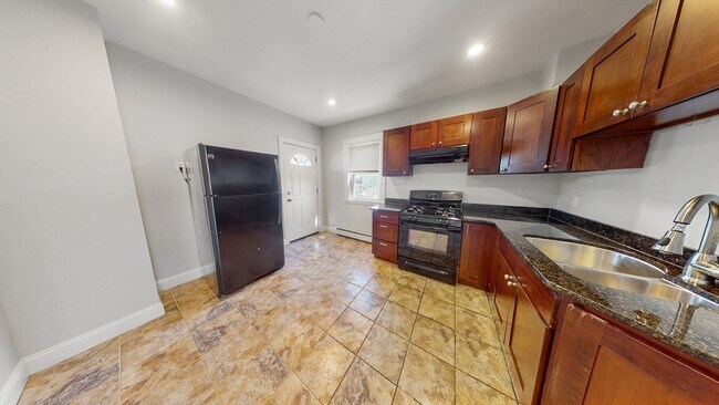 Building Photo - 44 Fenton St