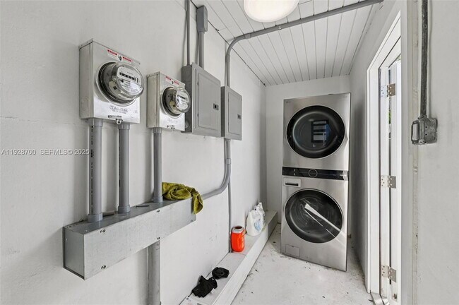 Photo - 5152 SW 6th St House