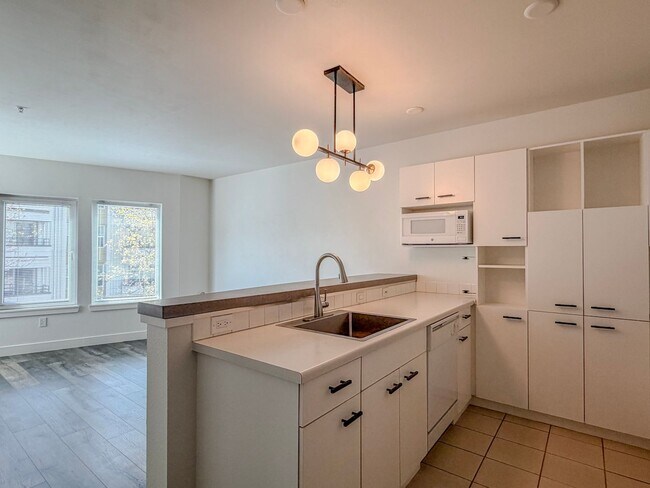 Foto del edificio - Great Location! 1bd/1bth Belltown Condo, $1,900/mo.
