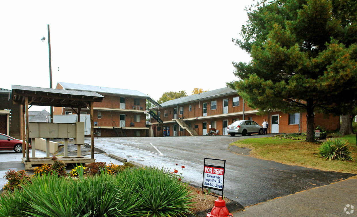 Building Photo - Jefferson Clark Apartments