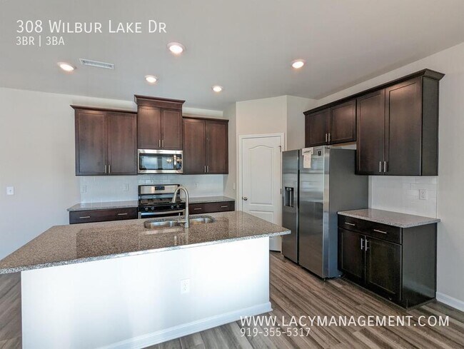 Foto del edificio - 308 Wilbur Lake Dr