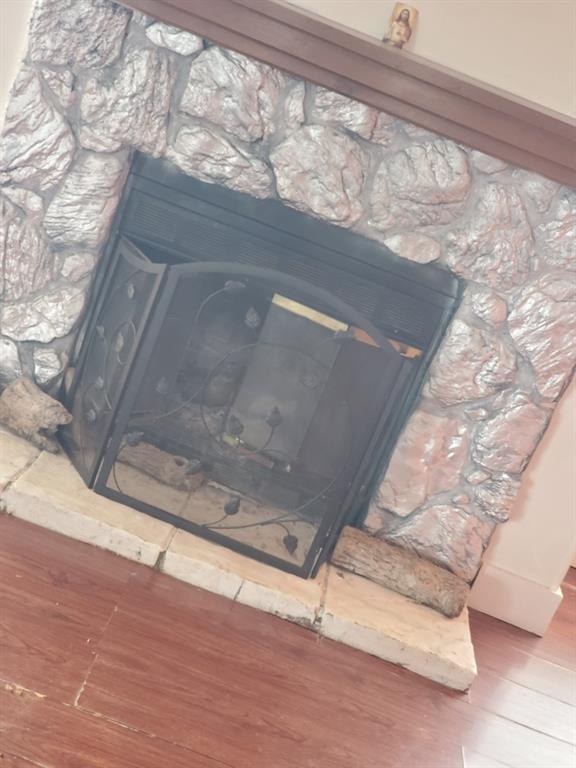 Foto del edificio - 15107 Pearce Ln