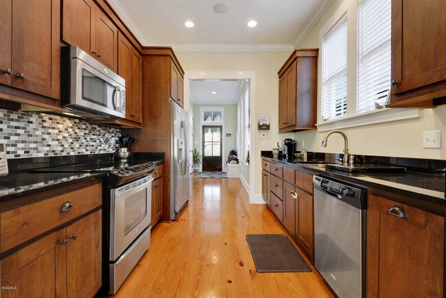 Foto del edificio - 13221 Westminster Blvd