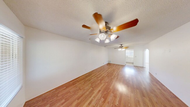 Building Photo - Peacock Valley HOA 2 Bedroom 1 Bathroom  5...
