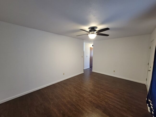 Building Photo - 1223 Lilac Ln