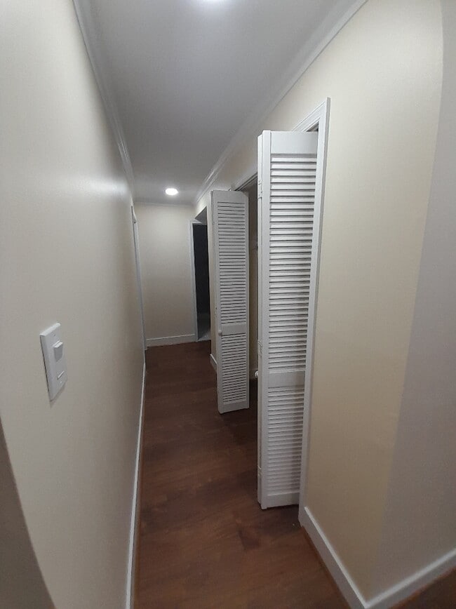 Foto del edificio - 6036 Westchester Park Dr