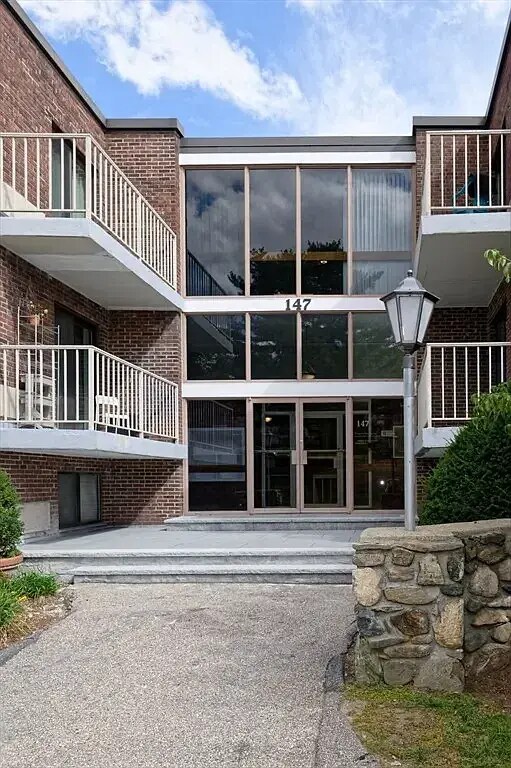 Building Photo - 147 Turner Rd