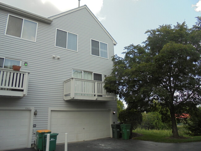 Building Photo - 1065 Manchester Cir