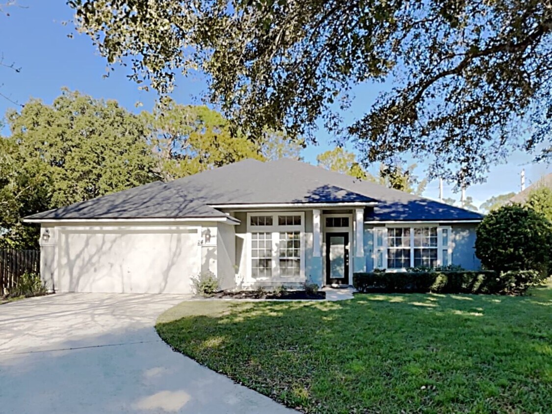 Primary Photo - 241 W Silverthorn Ln