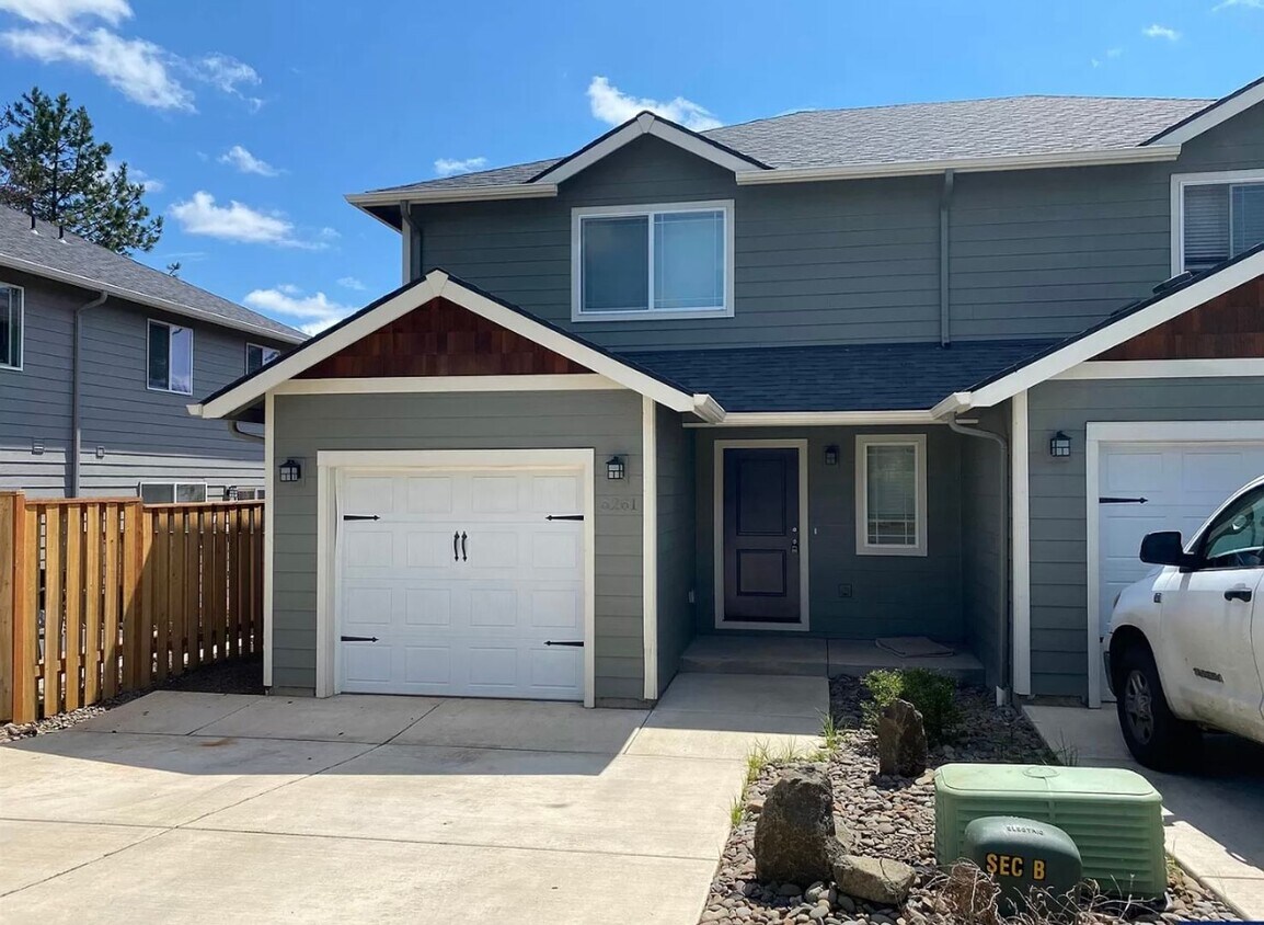 Primary Photo - Available now! 3 bedroom ~ 2.5 Bathroom st...