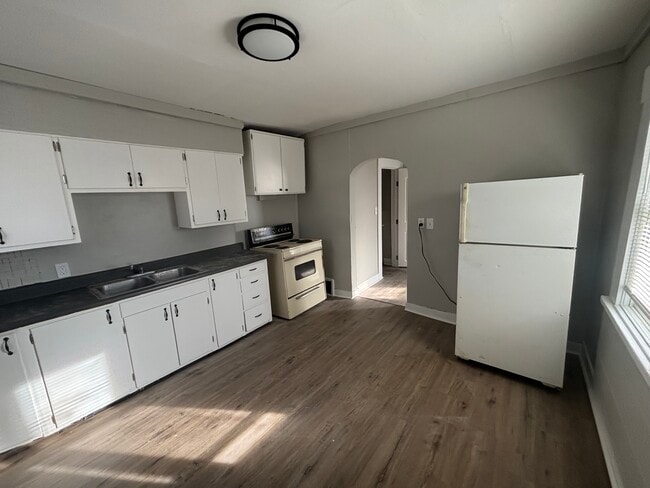 Foto del edificio - 109 S Maple St