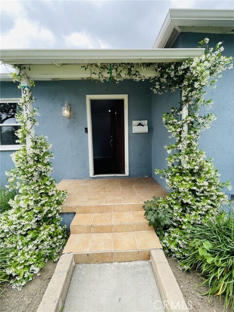 Foto del edificio - 6113 Premiere Ave