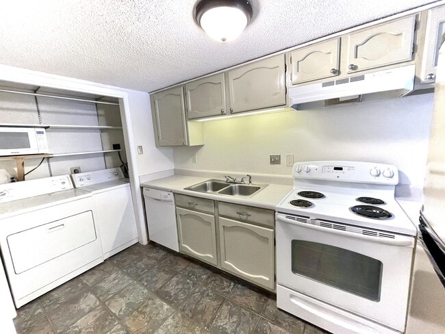 Building Photo - 4345 Carter Creek Pkwy