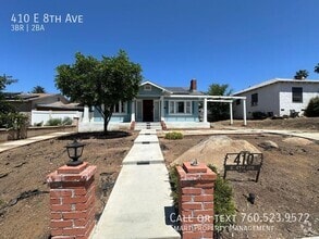 Building Photo - 410 E 8th Ave