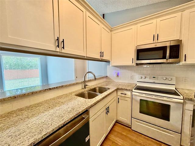 Building Photo - 319 Iberis Dr