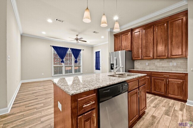 Foto del edificio - 7723 Ibiza Dr