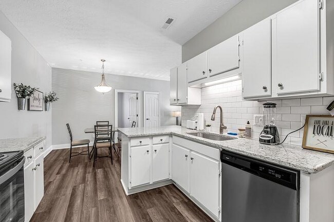 Building Photo - 244 Kyser Blvd