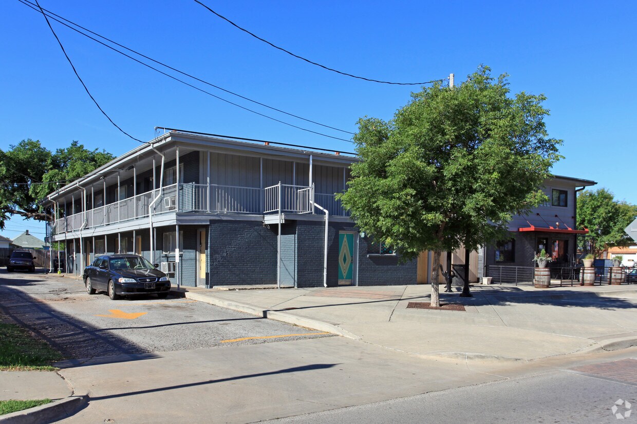 Building Photo - 1634 NW 16th St