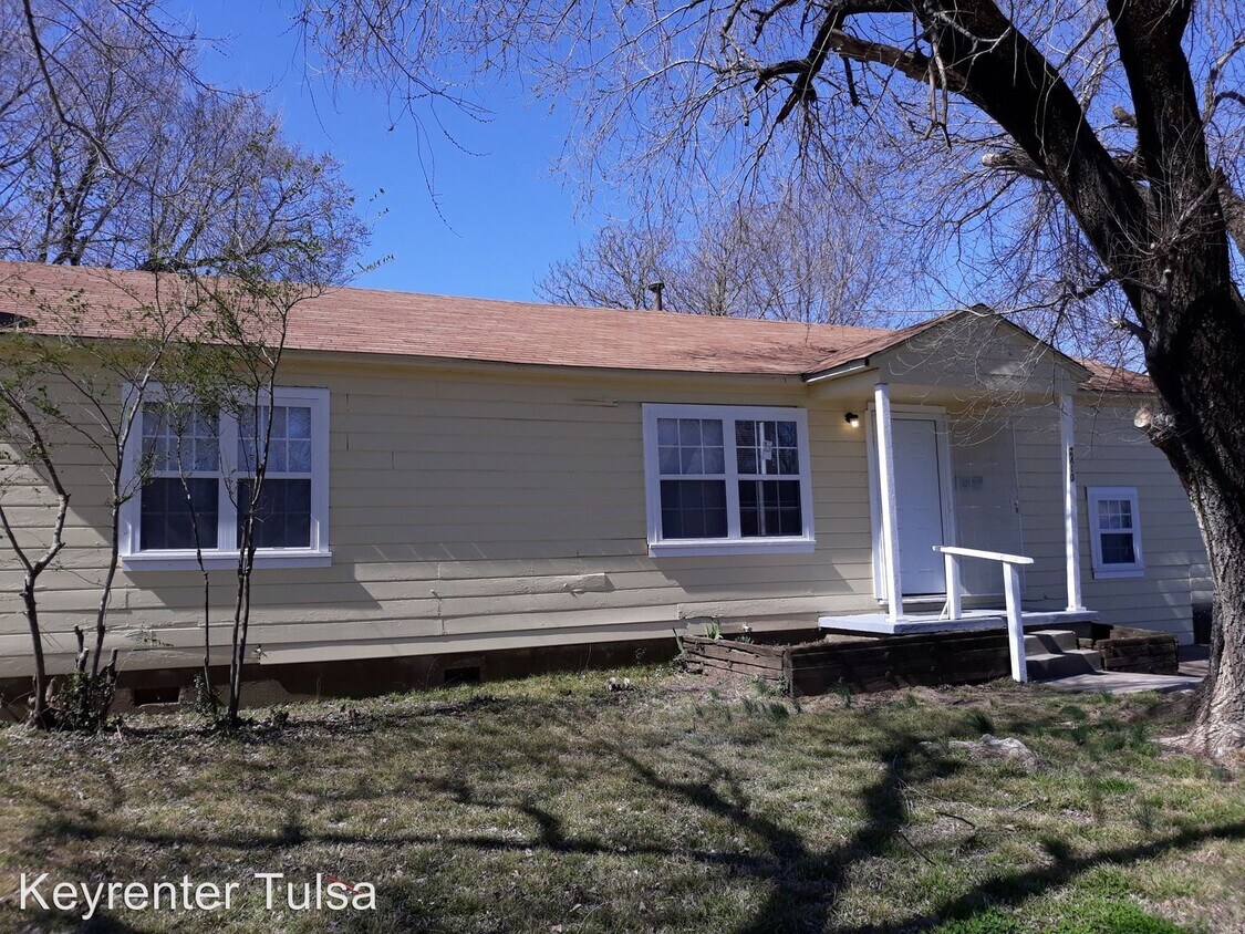 Primary Photo - 3 br, 1 bath House - 2410 North Urbana Avenue