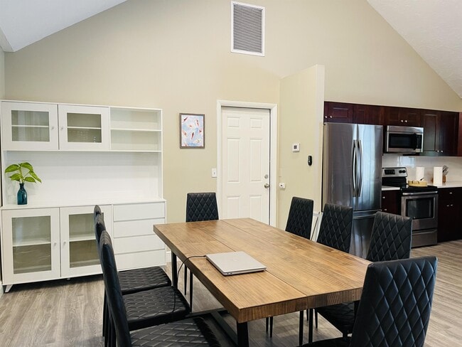 Building Photo - 9296 166th Way N