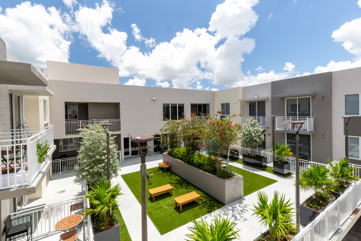 Primary Photo - Casa Verano Apartments