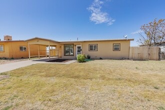 Building Photo - 411 Ridgecrest Dr