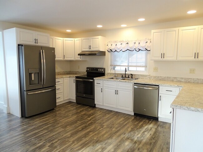 Foto del edificio - 783 E Main St