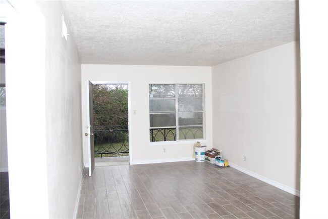 Building Photo - 2402 Berry St