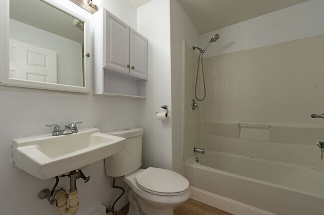 Building Photo - Spruce (294)