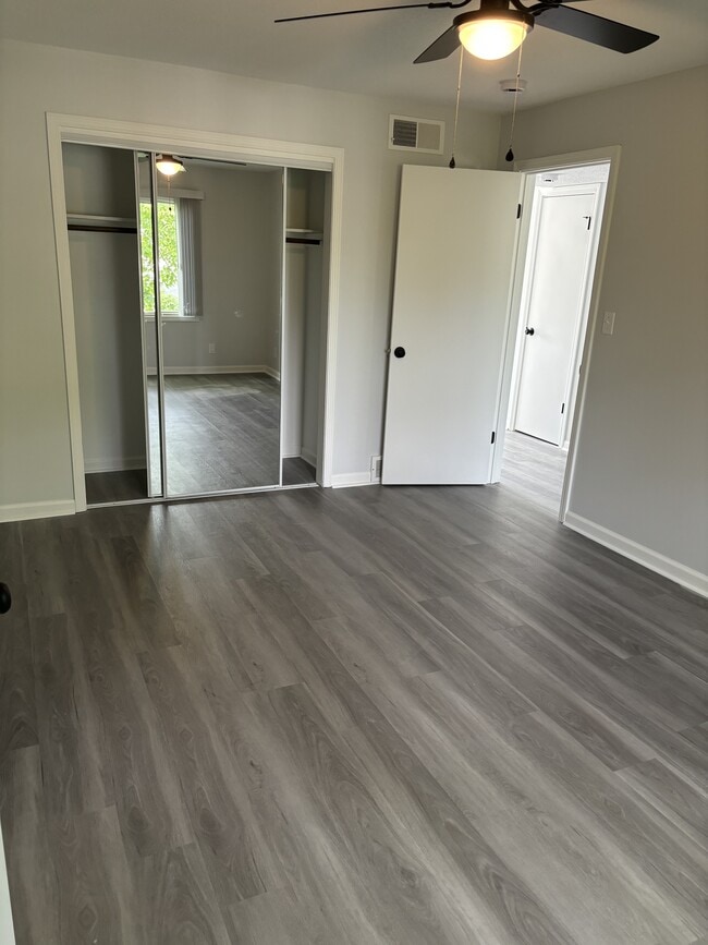 Foto del edificio - 1313 Oakland Rd NE