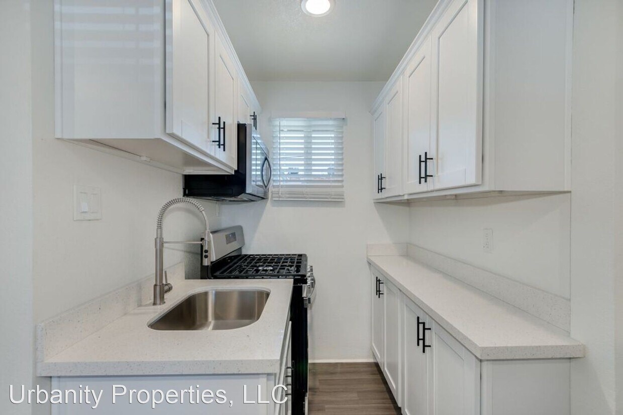 Primary Photo - 2539 W Pierson St