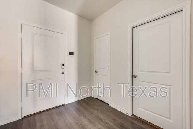 Building Photo - 1111 Wild W Ln