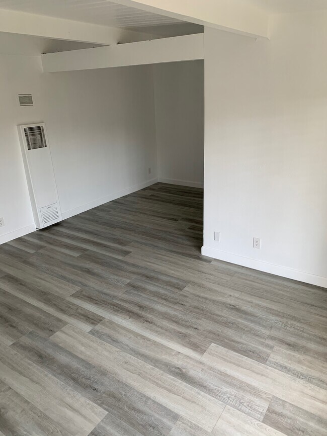 Foto del edificio - 2351 Warwick Ave