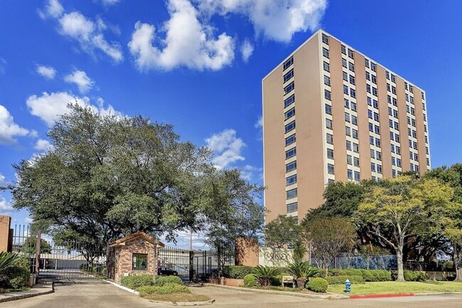 Building Photo - 7520 Hornwood Dr